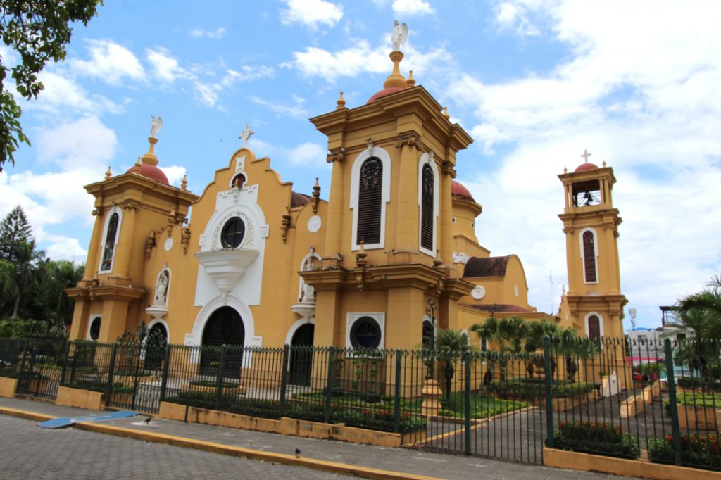 Se estableció un protocolo provisional para regular y permitir la realización de prácticas deportivas y otros usos recreativos en el lago de la presa Tavera-Bao, garantizando la seguridad de los usuarios y la protección del recurso hídrico.