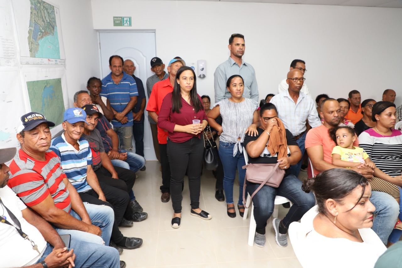 En el marco de su nueva visión social y de desarrollo sostenible de las comunidades, la Empresa de Generación Hidroeléctrica Dominicana (EGEHID) da seguimiento psicológico a las familias desplazadas por la construcción de la Presa Boca de los Ríos, en Santiago Rodríguez.