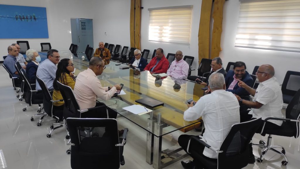 El Instituto Nacional de Recursos Hidráulicos (INDRHI), la Empresa de Generación Hidroeléctrica Dominicana (EGEHID) y el Instituto Especializado de Estudios Superiores Loyola acordaron instalar una red sísmica para el monitoreo en presas del país.