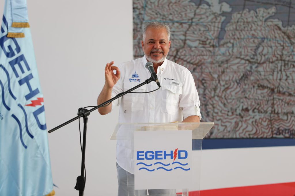 El presidente Luis Abinader dejó iniciadas importantes obras viales que conllevarán una inversión superior a RD$7,000 millones, con el objetivo de fortalecer la infraestructura y mejorar la conectividad en distintas regiones del país.