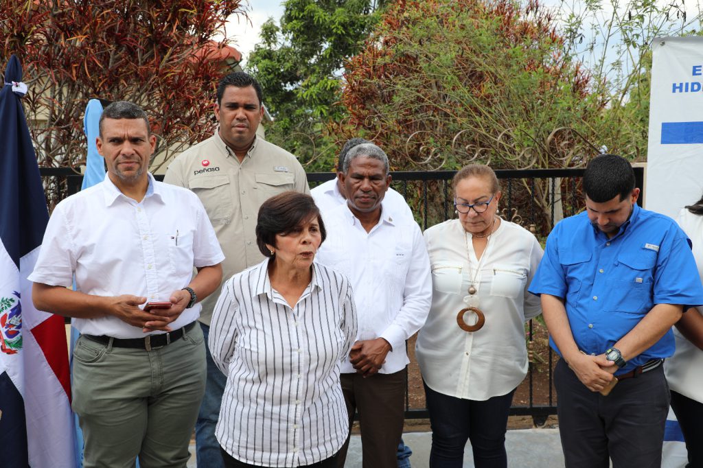 La Empresa de Generación Hidroeléctrica Dominicana (EGEHID) construyó y entregó aceras y contenes en el distrito municipal de El Rubio, con el objetivo de mejorar la infraestructura urbana y la seguridad peatonal.