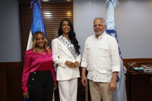 Reinas de San Cristóbal visitan al administrador de Egehid
