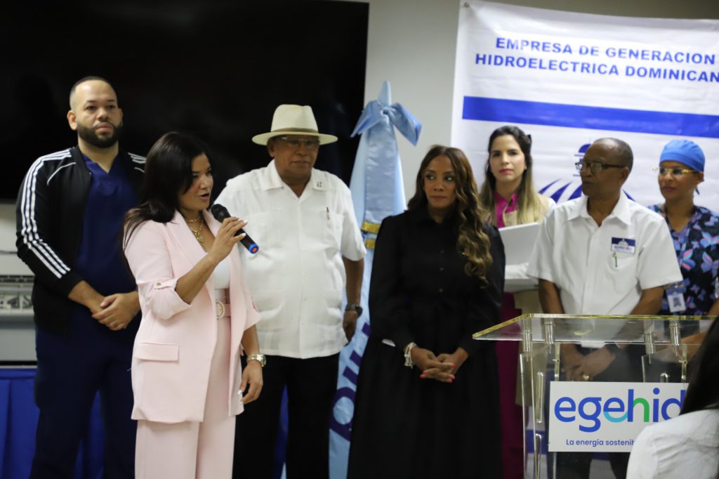 Miembros de EGEHID participan en charla de inicio de la Semana de la Salud.