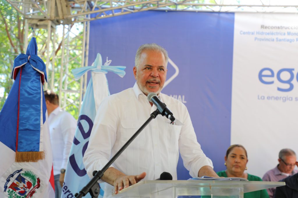 La Empresa de Generación Hidroeléctrica Dominicana (EGEHID) inició los trabajos de reconstrucción de tres carreteras principales en la provincia de Santiago Rodríguez, con una inversión total de alrededor de RD$ 798 millones como parte de su programa de responsabilidad social en la zona de influencia del Complejo Hidroeléctrico de Monción.