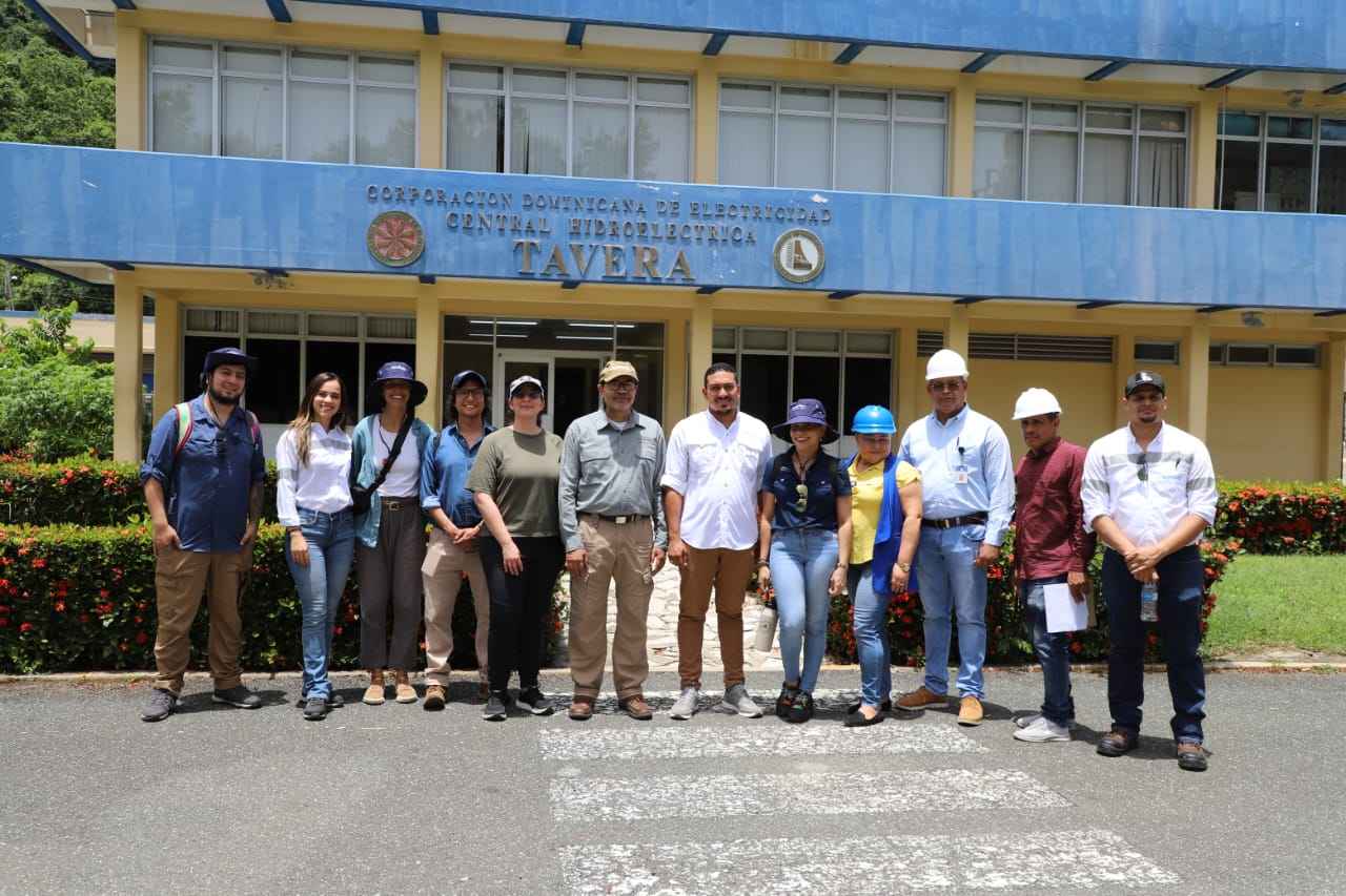 Técnicos del Fondo Agua Yaque del Norte visitan complejo Tavera-Bao