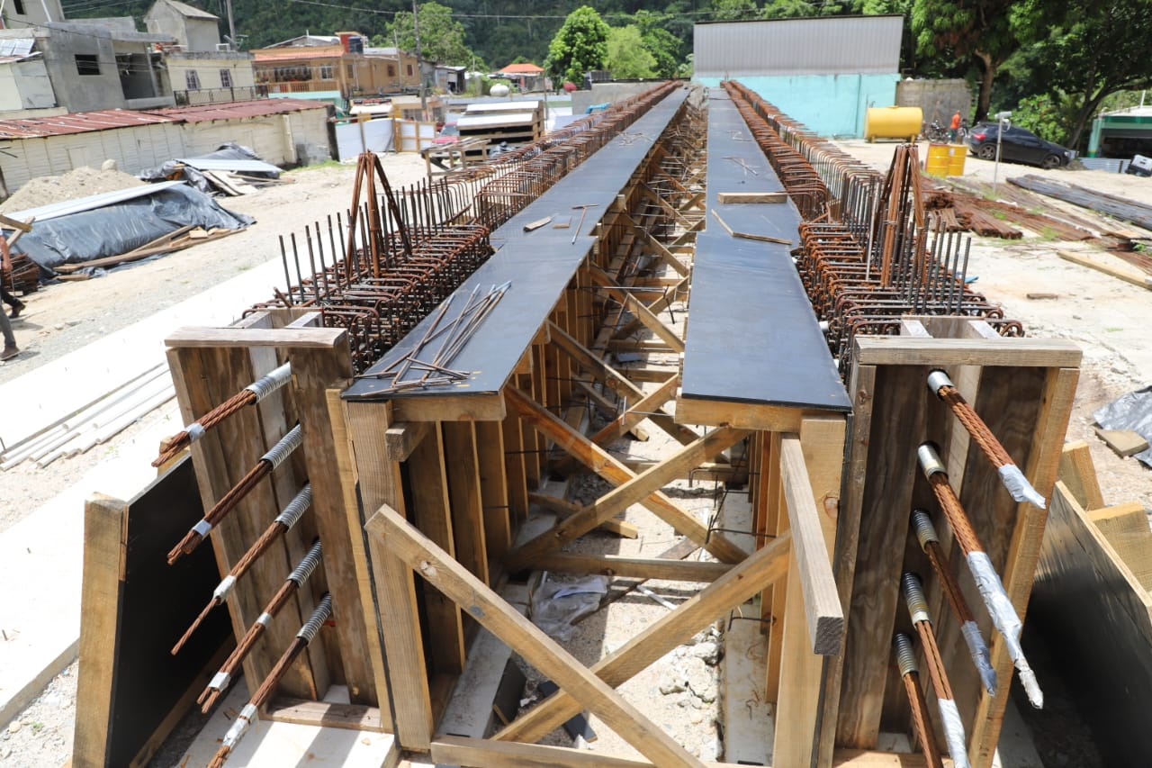 EGEHID construye puente sobre arroyo Los Calimetes en Los Cacaos