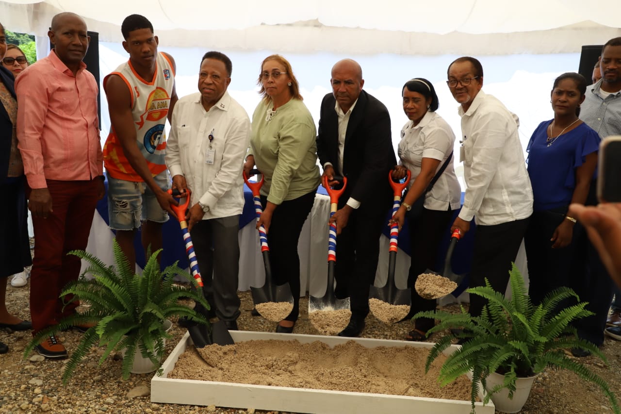 EGEHID inicia construcción de canchas y parque infantil en Doña Ana