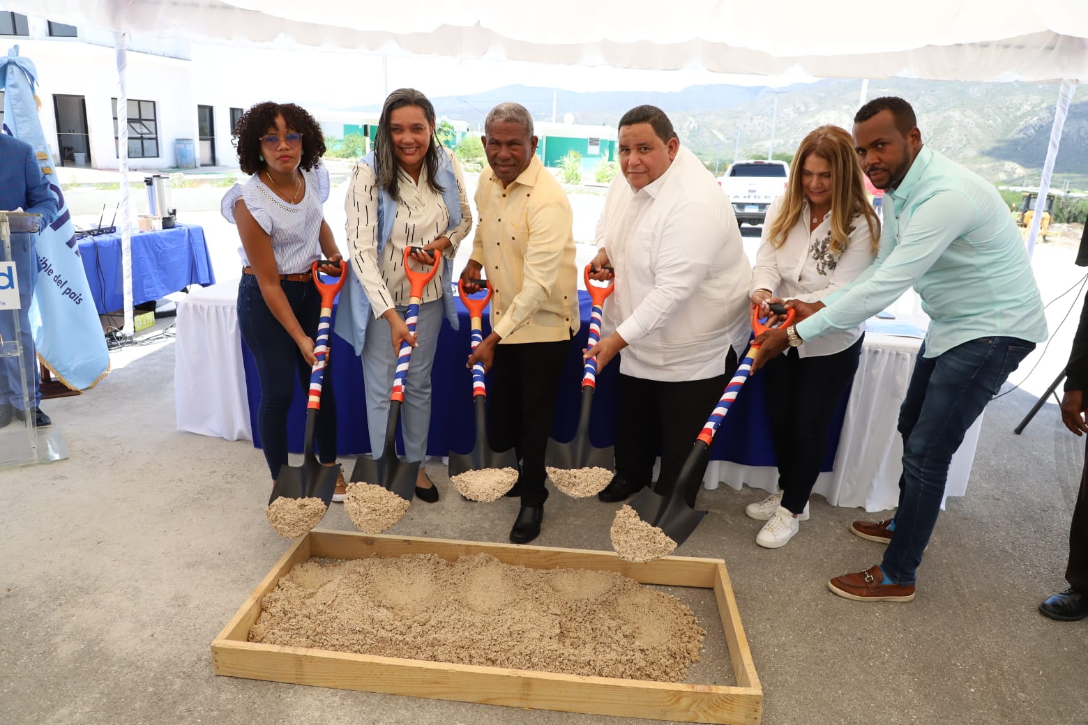 EGEHID inicia un mercado y cuatro canchas deportivas en Poblado Monte Grande