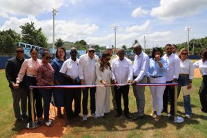 EGEHID inaugura play de béisbol en Quita Sueño de Cotuí