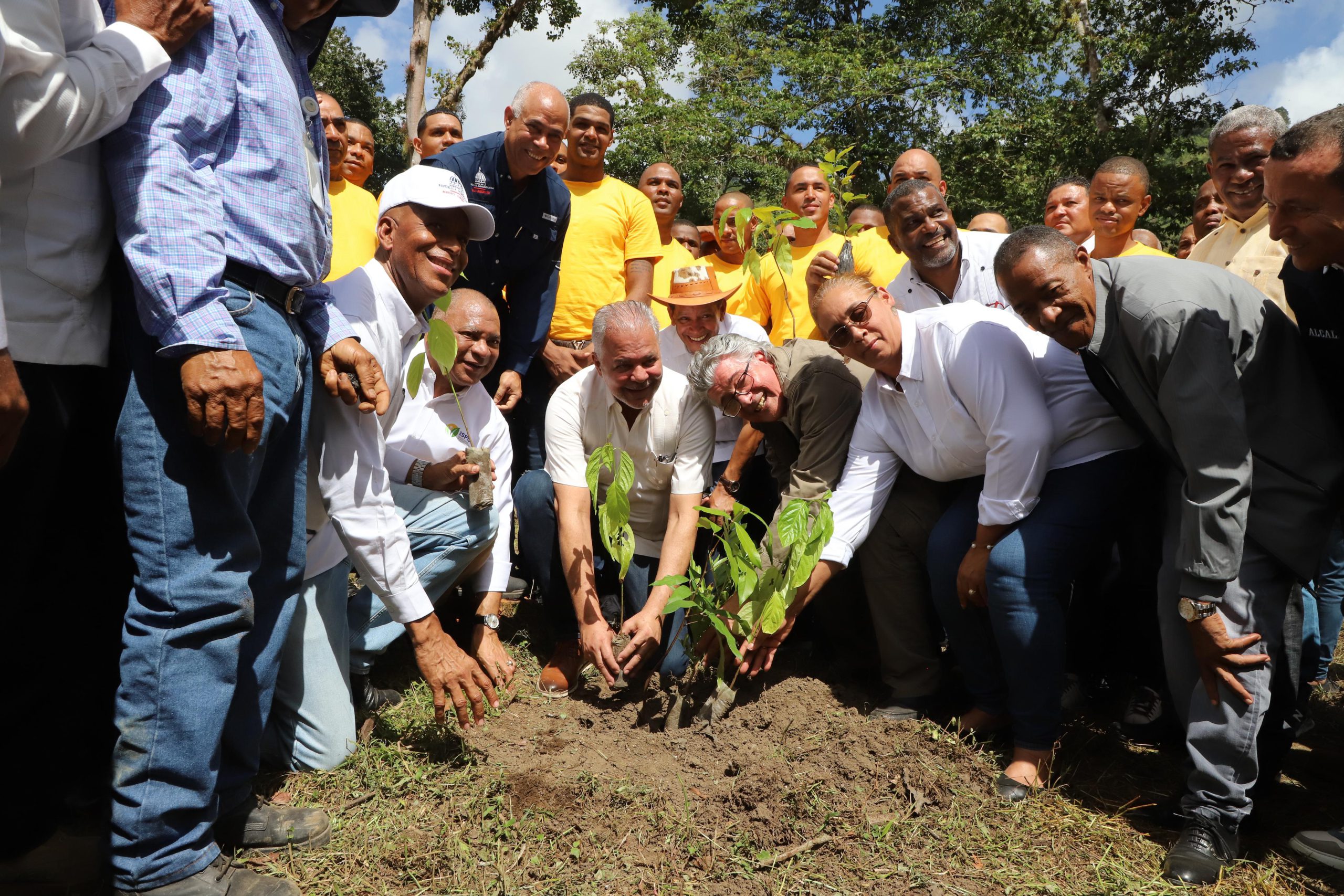 Se inicia plan de reforestación de cuenca del río Nizao con privados de libertad