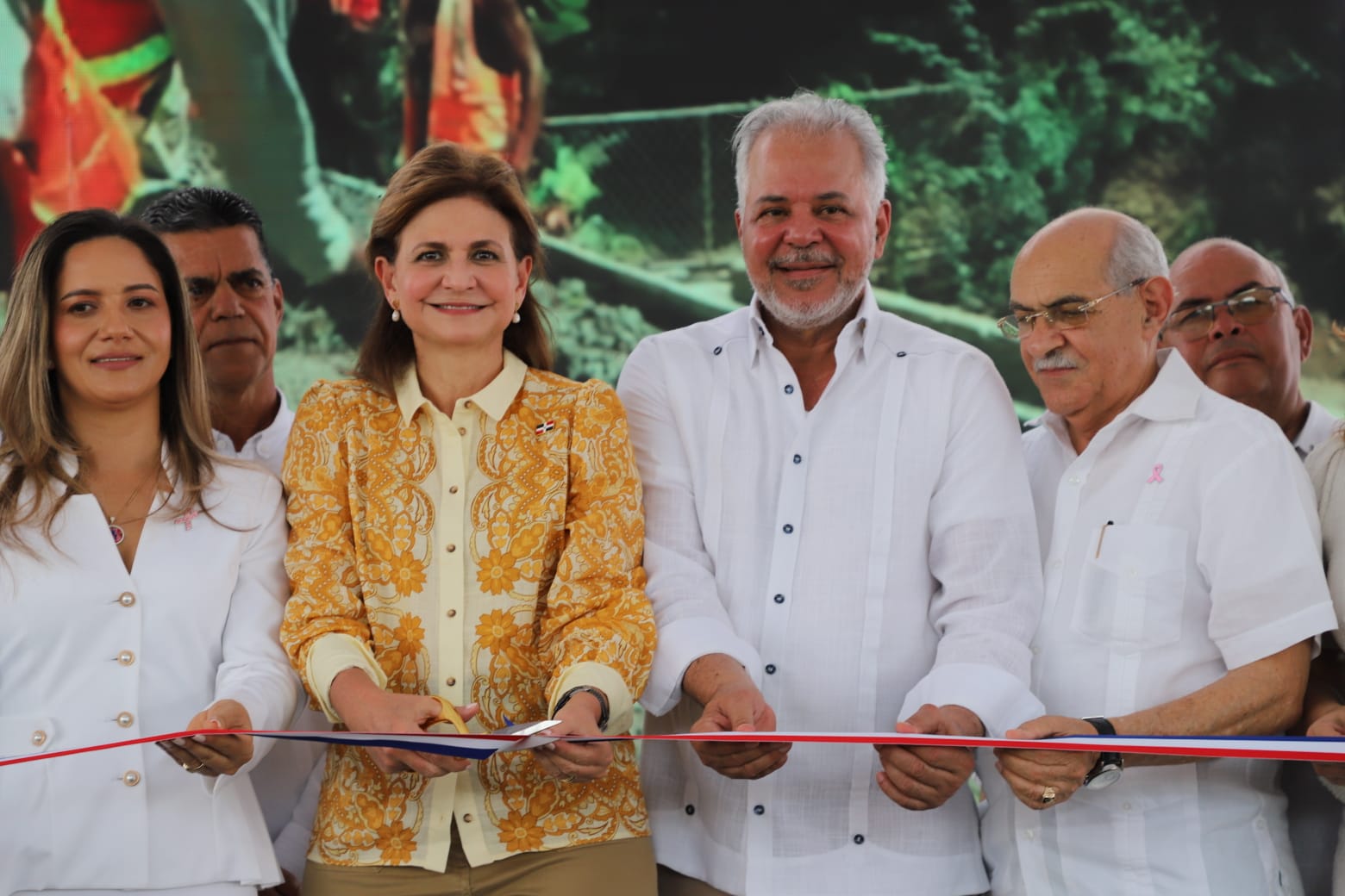 Vicepresidenta Raquel Peña inaugura carretera Contraembalse de Monción-Mao