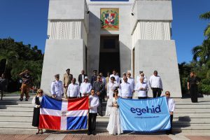 EGEHID deposita ofrenda floral en Altar de la Patria por su 17 aniversario