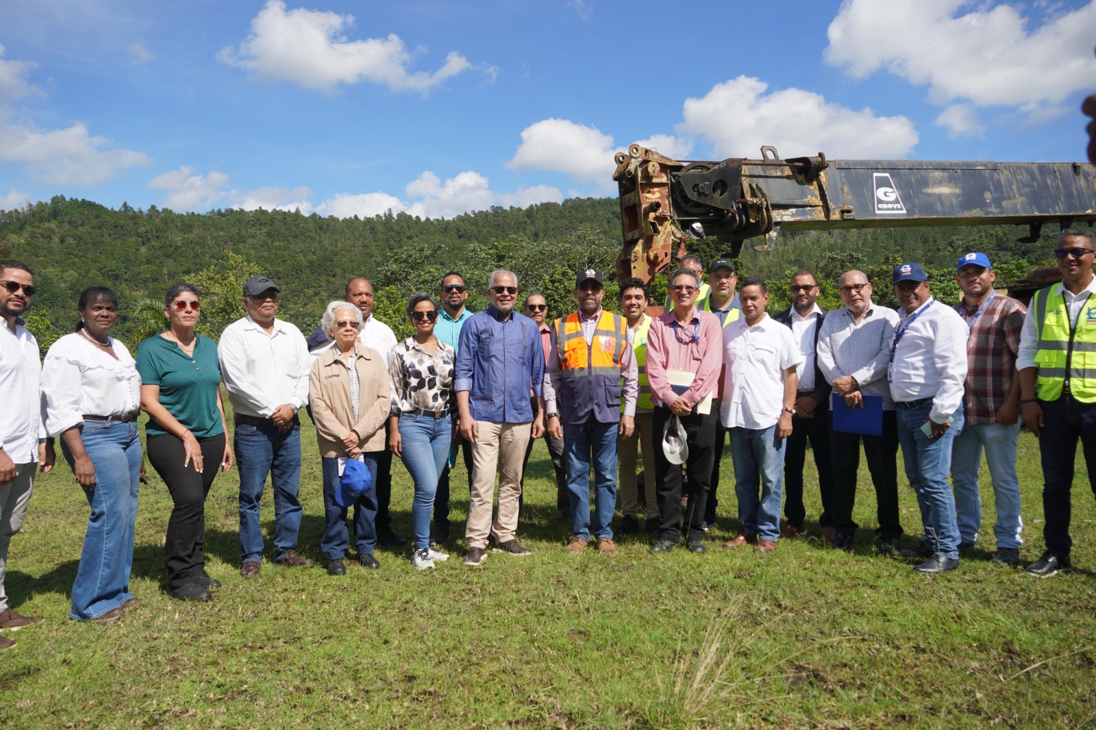 INDRHI entrega a EGEHID campamento del proyecto de la presa de Guaigüí