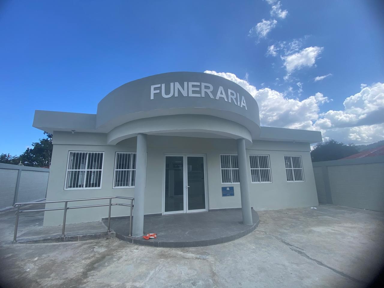 Construcción de funeraria Rancho Arriba