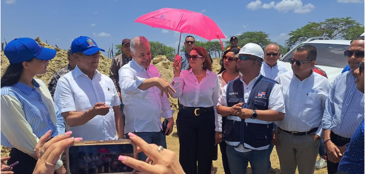 Administrador de EGEHID supervisa avance de obras en Santiago Rodríguez