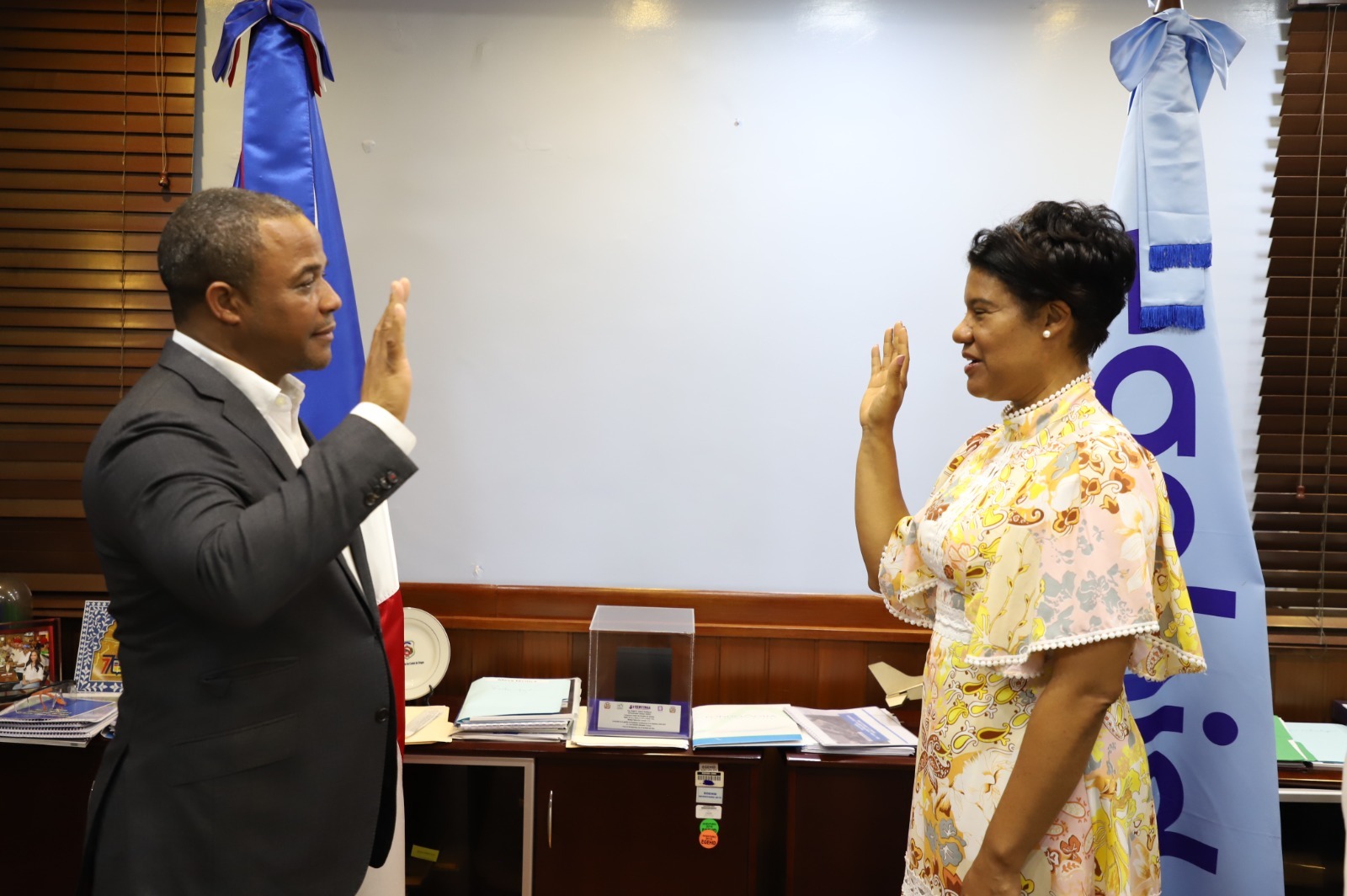 Acto de juramentación de Jorge Hiche como miembro del Consejo Directivo de EGEHID