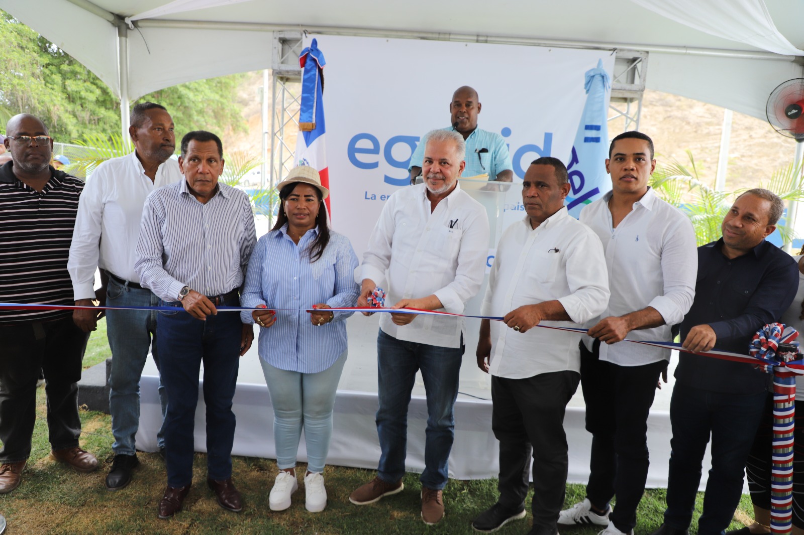 DUVERGÉ (R.Dominicana).- Con una inversión superior a los RD$ 21,000,000.00, la Empresa de Generación Hidroeléctrica Dominicana (EGEHID) dejó inaugurado el play de softbol Pedro Bello Heredia, en el sector de San José, en el municipio de Duvergé, provincia Independencia, obra esperada por año por la juventud de ese pueblo.