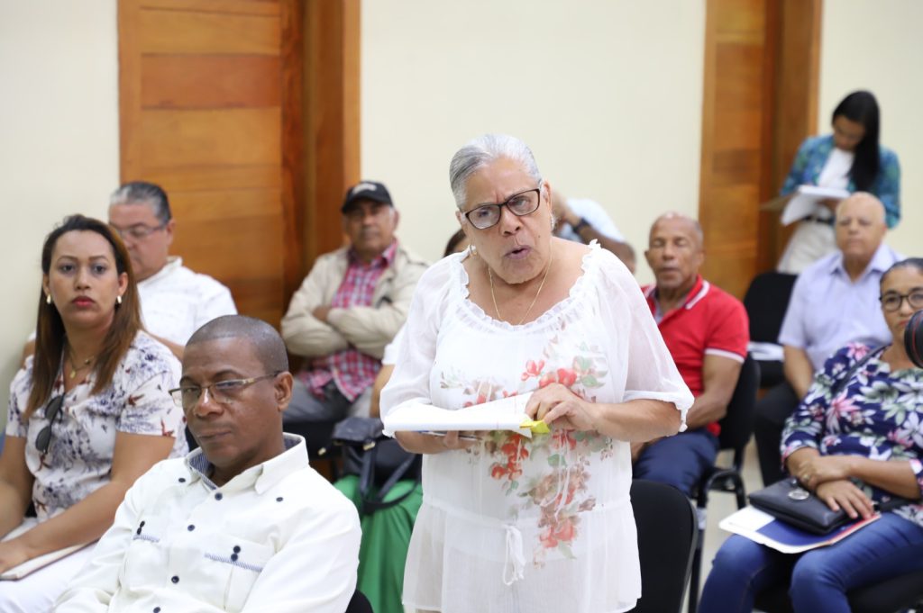 LA VEGA (R. Dominicana).- La Empresa de Generación Hidroeléctrica Dominicana (EGEHID) sostuvo un  encuentro con la comisión de veeduría del Proyecto de Aprovechamiento Múltiple Río Camú Presa e Hidrobombeo Guaigüí.