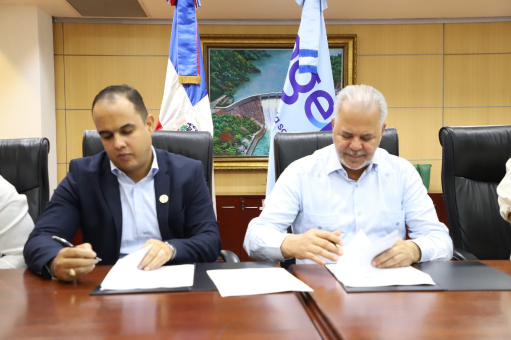SANTO DOMINGO (R. Dominicana).- Con una contribución de RD$ 2,000,000.00, la Empresa de Generación hidroeléctrica Dominicana (EGEHID) se suma a los auspiciadores de la feria Expo Constitución 2025, que se celebra en San Cristóbal.