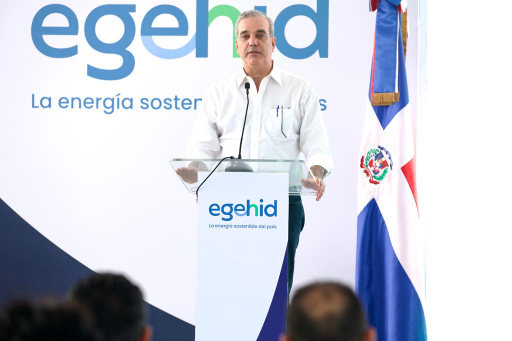 LA VEGA/SANTIAGO (R. Dominicana). - Con la presencia del presidente de la República, Luis Abinader, la Empresa de Generación Hidroeléctrica Dominicana (EGEHID) inauguró calles y carreteras intercomunitarias en el distrito municipal de Tavera (La Vega), Sabaneta (municipio Sabana Iglesia) y Las Charcas (municipio Santiago), por un valor global RD$ 1,025,073,394.94.