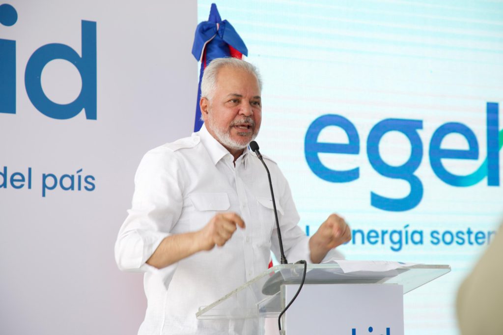LA VEGA/SANTIAGO (R. Dominicana). - Con la presencia del presidente de la República, Luis Abinader, la Empresa de Generación Hidroeléctrica Dominicana (EGEHID) inauguró calles y carreteras intercomunitarias en el distrito municipal de Tavera (La Vega), Sabaneta (municipio Sabana Iglesia) y Las Charcas (municipio Santiago), por un valor global RD$ 1,025,073,394.94.