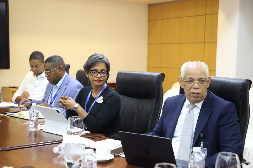 SANTO DOMINGO (R. Dominicana).- Con la firma de los Acuerdos Compromiso, la Empresa de Generación Hidroeléctrica Dominicana (EGEHID) abrió las puertas a una firma consultora que ejecutará la auditoría interna en la institución, por parte de la Contraloría General de la República (CGR) correspondiente al período 2023-2024.
