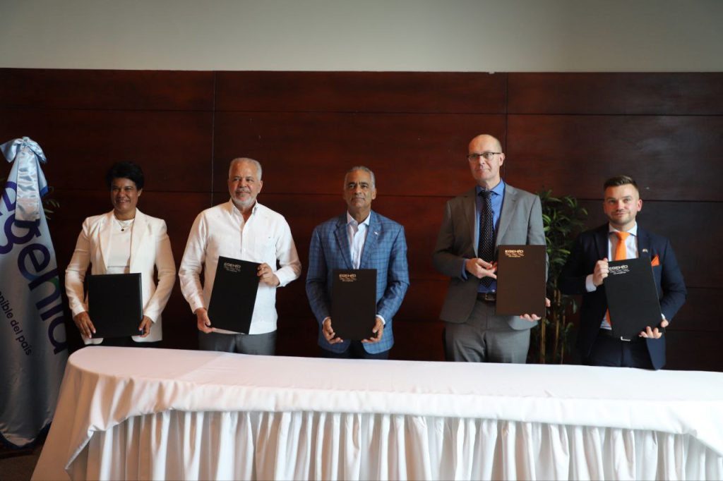 SANTO DOMINGO (R. Dominicana).- *Swedfund International AB* , institución financiera de desarrollo del Reino de Suecia, subvencionará los estudios diagnósticos para la rehabilitación, repotenciación y modernización de las *centrales hidroeléctricas Aguacate y Río Blanco* , a través de una cooperación no reembolsable de 6,000,000 de coronas suecas, equivalentes a unos 635,000 dólares.