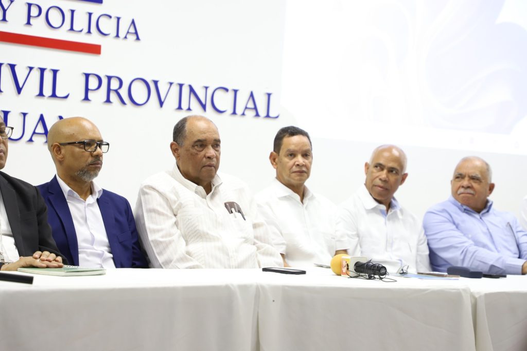 SAN JUAN (R. Dominicana). – La Empresa de Generación Hidroeléctrica Dominicana (EGEHID) entregó una primera partida de RD$ 33.5 millones, de un monto global de RD$128,561,623.97 que destinará al proyecto de recuperación de la subcuenca de la presa Sabaneta, perteneciente a la cuenca del río San Juan.