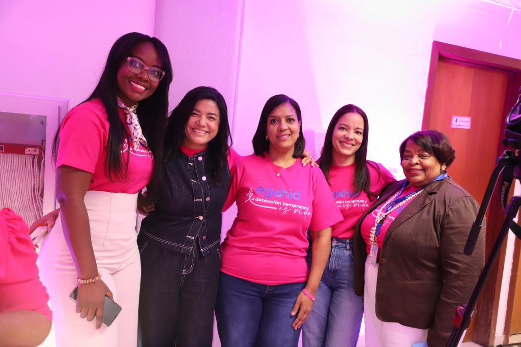 SANTO DOMINGO (R. Dominicana).- La Empresa de Generación Hidroeléctrica Dominicana (EGEHID) dio inicio a su tradicional Semana de la Salud Preventiva, como parte de las acciones que desarrolla en el marco del Mes de sensibilización sobre el cáncer de mama.
Del 13 al 17 de octubre, en la galería de exdirectores de la sede central, se estarán ofreciendo servicios médicos gratuitos en diversas especialidades para los colaboradores.