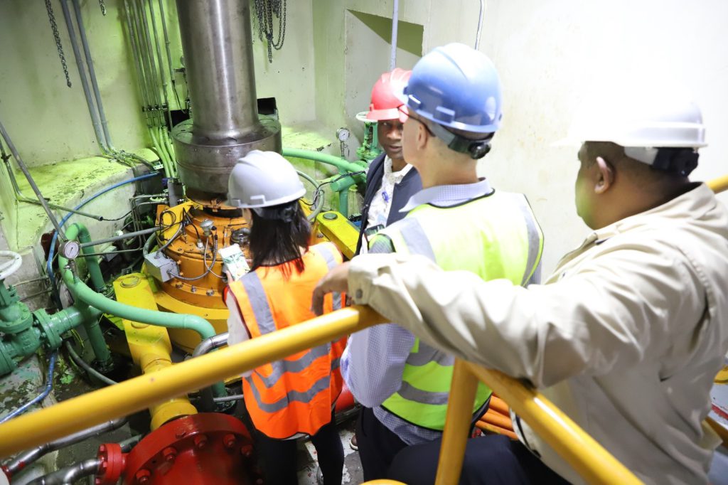 SANTO DOMINGO (R. Dominicana).- La Empresa de Generación Hidroeléctrica Dominicana (EGEHID) recibió en su sede a una delegación de la entidad Swed Fund de Suecia, en el marco de un acuerdo de colaboración para el proyecto de repotenciación y modernización de las principales centrales hidroeléctricas del país.