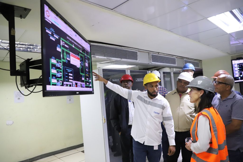 SANTO DOMINGO (R. Dominicana).- La Empresa de Generación Hidroeléctrica Dominicana (EGEHID) recibió en su sede a una delegación de la entidad Swed Fund de Suecia, en el marco de un acuerdo de colaboración para el proyecto de repotenciación y modernización de las principales centrales hidroeléctricas del país.