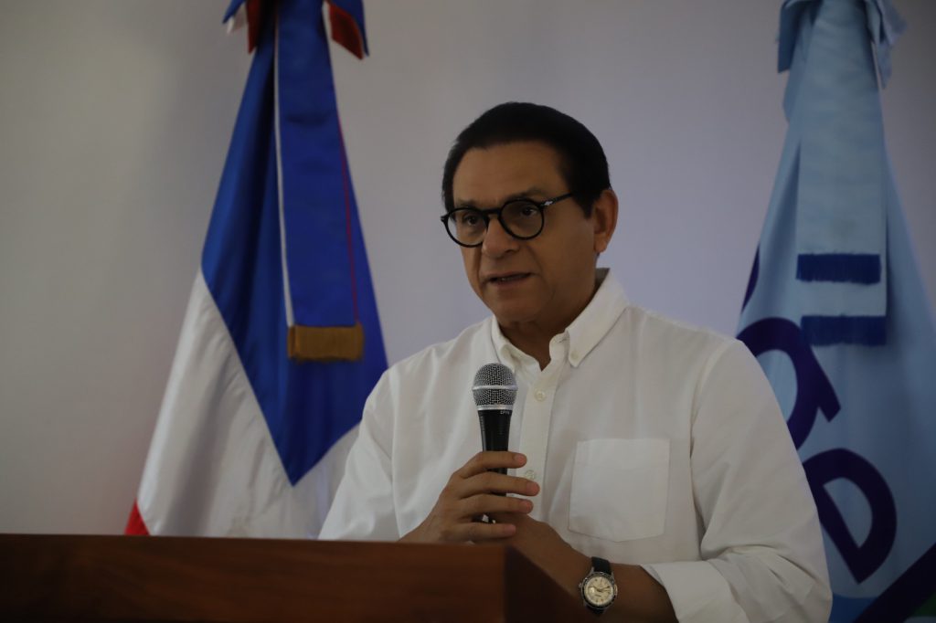 SANTIAGO (R. Dominicana).- En medio de la algarabía de los habitantes de las comunidades de Los Cerros de Gurabo, La Trinitaria, Los Jardines, Villa Olga y 27 de Febrero, del municipio de Navarrete, la Empresa de Generación Hidroeléctrica Dominicana (EGEHID) inauguró la Capilla de Fátima.