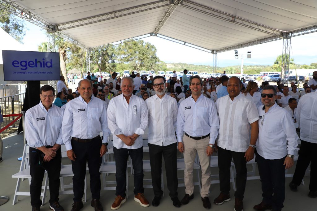 SANTIAGO, República Dominicana. – El presidente de la República, Luis Abinader , encabezó el acto de inauguración de 48.49 kilómetros de carreteras y calles en distintos municipios de la Sierra de Santiago , obras ejecutadas por la Empresa de Generación Hidroeléctrica Dominicana (EGEHID) como parte de su compromiso social con las comunidades de la zona de influencia del complejo hidroeléctrico Tavera–Bao–López Angostura .