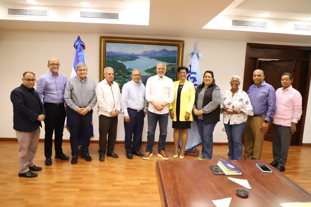 SANTO DOMINGO (R. Dominicana).– La Empresa de Generación Hidroeléctrica Dominicana (EGEHID) socializó y presentó a los veedores institucionales los avances de los proyectos en ejecución, como parte del proceso de seguimiento y fortalecimiento de los mecanismos de transparencia.
