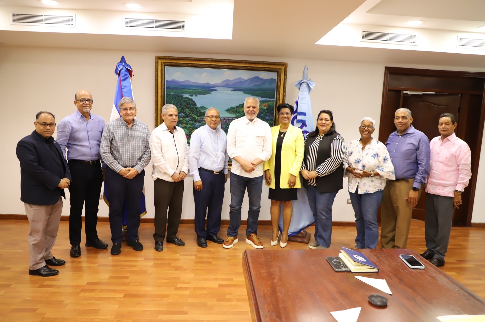 SANTO DOMINGO (R. Dominicana).– La Empresa de Generación Hidroeléctrica Dominicana (EGEHID) socializó y presentó a los veedores institucionales los avances de los proyectos en ejecución, como parte del proceso de seguimiento y fortalecimiento de los mecanismos de transparencia.
