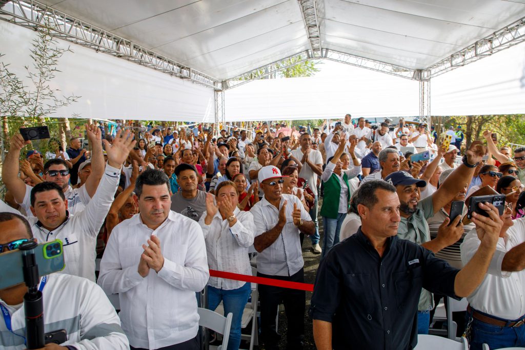 Las obras, ejecutadas por la EGEHID impactan directamente a las comunidades de La Puerta del Mulo, Alto de la Cana, Arenoso, Caimito, Juan Becerra, Maguana, Arroyo Seco, Las Caobas, Caobanita, Clavijo y Los Ingenitos, en San Ignacio de Sabaneta.