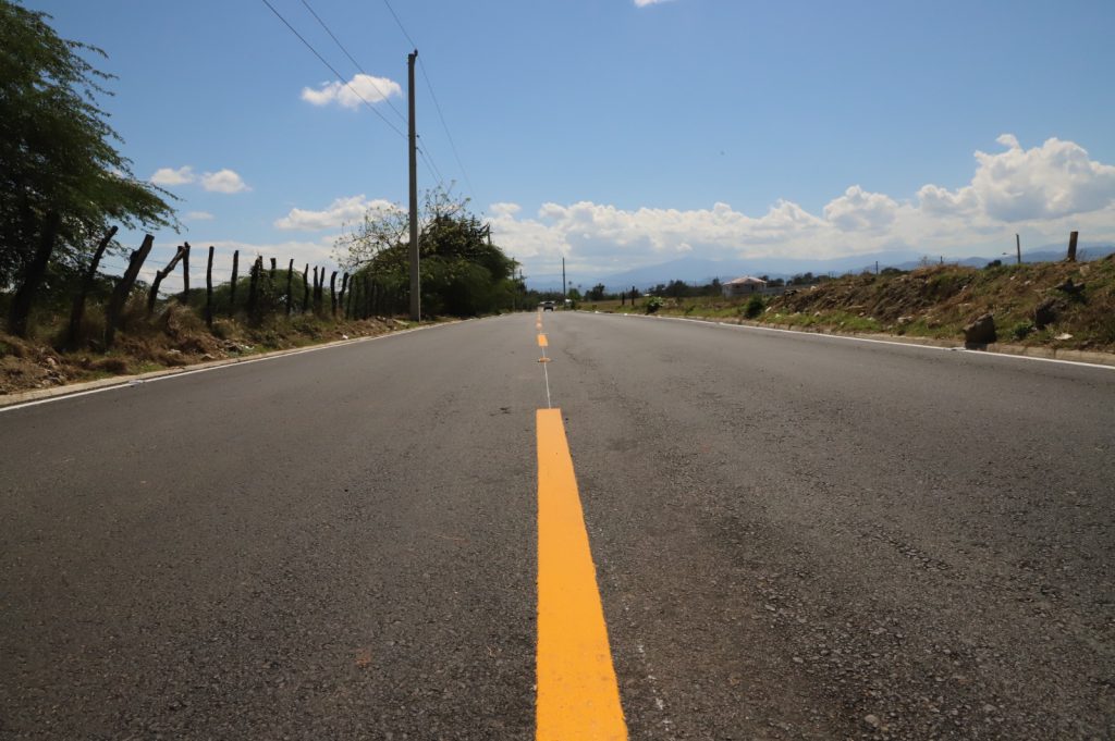 Las obras, ejecutadas por la EGEHID impactan directamente a las comunidades de La Puerta del Mulo, Alto de la Cana, Arenoso, Caimito, Juan Becerra, Maguana, Arroyo Seco, Las Caobas, Caobanita, Clavijo y Los Ingenitos, en San Ignacio de Sabaneta.