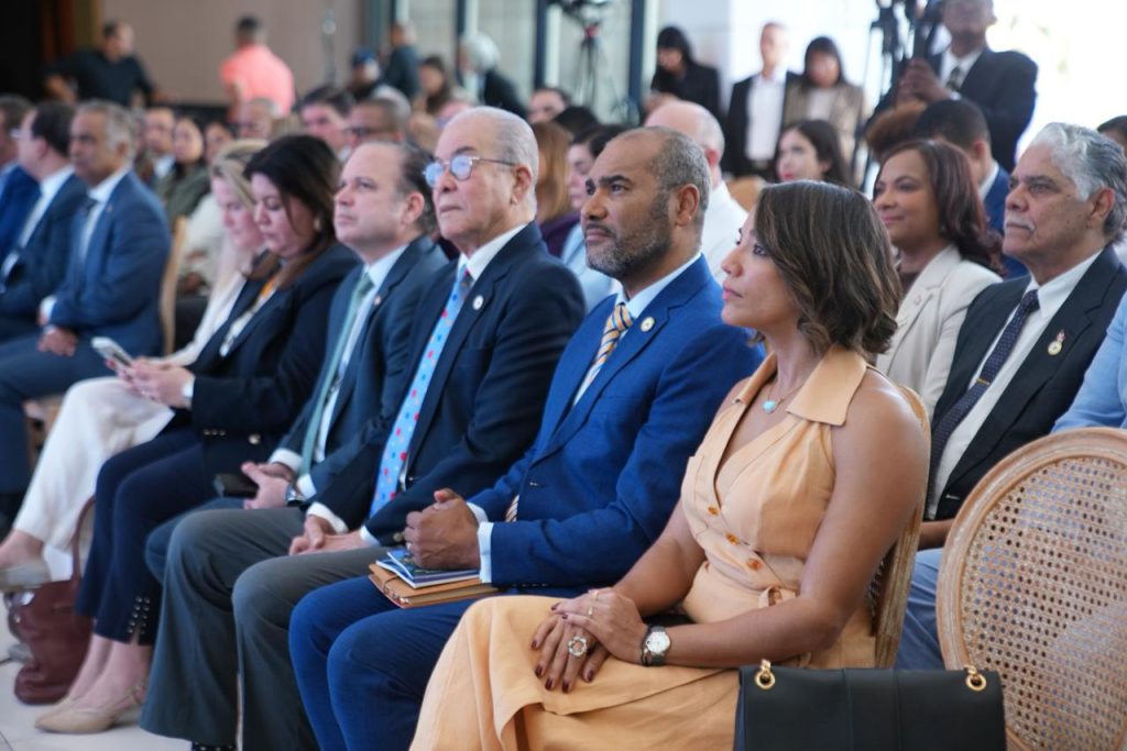 SANTO DOMINGO (R. Dominicana).- La República Dominicana será la sede de la XI Semana de la Energía de la Organización Latinoamericana y Caribeña de Energía (Olacde), el principal encuentro energético de América Latina y el Caribe y autoridades de 27 países para debatir los desafíos estratégicos de la transición energética regional, con énfasis en la transición energética justa, la innovación tecnológica, la integración energética regional y la seguridad energética.