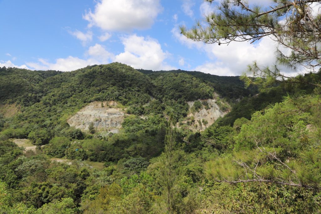 La Vega. (R. Dominicana). Tras poco más de dos décadas de convertir en sus refugios los túneles abandonados del proyecto presa de Guaigüí, la Empresa de Generación Hidroeléctrica Dominicana (EGEHID) ejecuta un operativo para sacar dos enormes colonias de murciélagos de esos espacios.