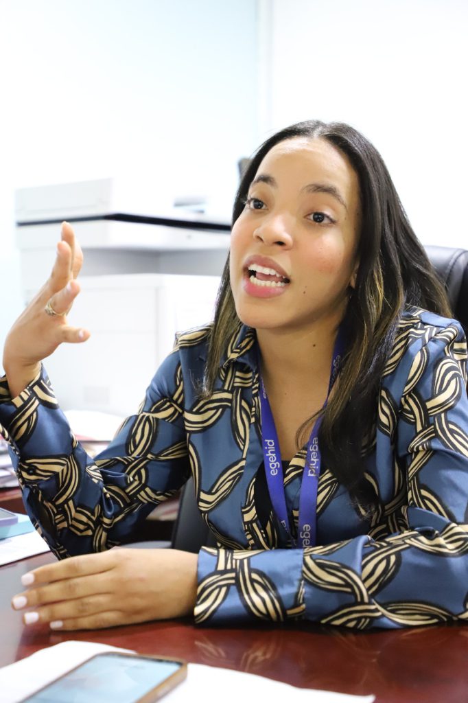 SANTO DOMINGO (R. Dominicana).- Ángela Esterbina Morillo Pineda buscaba un empleo y aceptó trabajar como conserje en la Empresa de Generación Hidroeléctrica Dominicana (EGEHID), porque como madre soltera, tenía bajo su responsabilidad la estabilidad económica de su familia.