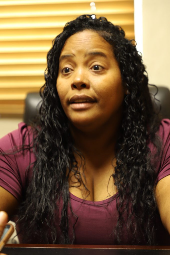 SANTO DOMINGO (R. Dominicana).- Ángela Esterbina Morillo Pineda buscaba un empleo y aceptó trabajar como conserje en la Empresa de Generación Hidroeléctrica Dominicana (EGEHID), porque como madre soltera, tenía bajo su responsabilidad la estabilidad económica de su familia.