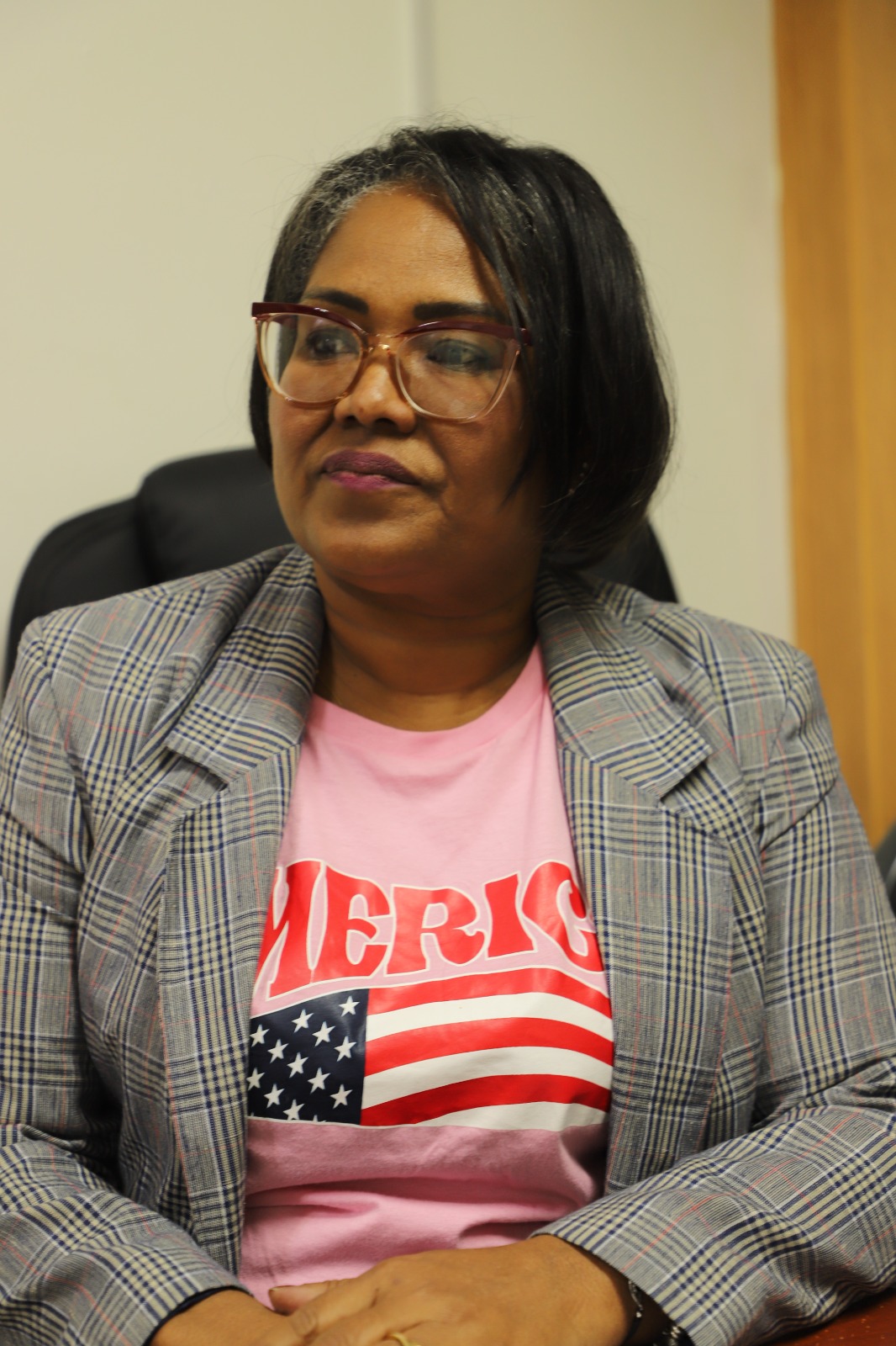 SANTO DOMINGO (R. Dominicana).- Ángela Esterbina Morillo Pineda buscaba un empleo y aceptó trabajar como conserje en la Empresa de Generación Hidroeléctrica Dominicana (EGEHID), porque como madre soltera, tenía bajo su responsabilidad la estabilidad económica de su familia.