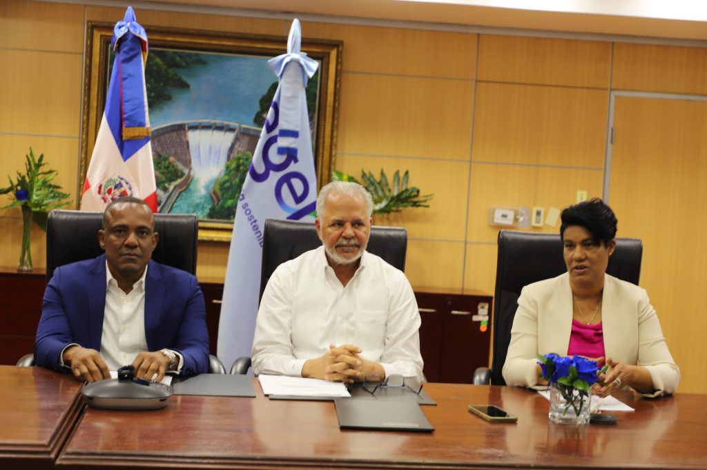 SANTO DOMINGO (R. Dominicana).- La Empresa de Generación Hidroeléctrica Dominicana (EGEHID) y la Alcaldía de San Gregorio de Nigua suscribieron un acuerdo de colaboración con la finalidad de impactar de forma positiva en un plan de descongestionamiento vial que busca la mejoría y ampliación de las infraestructuras viales en el municipio de Nigua.