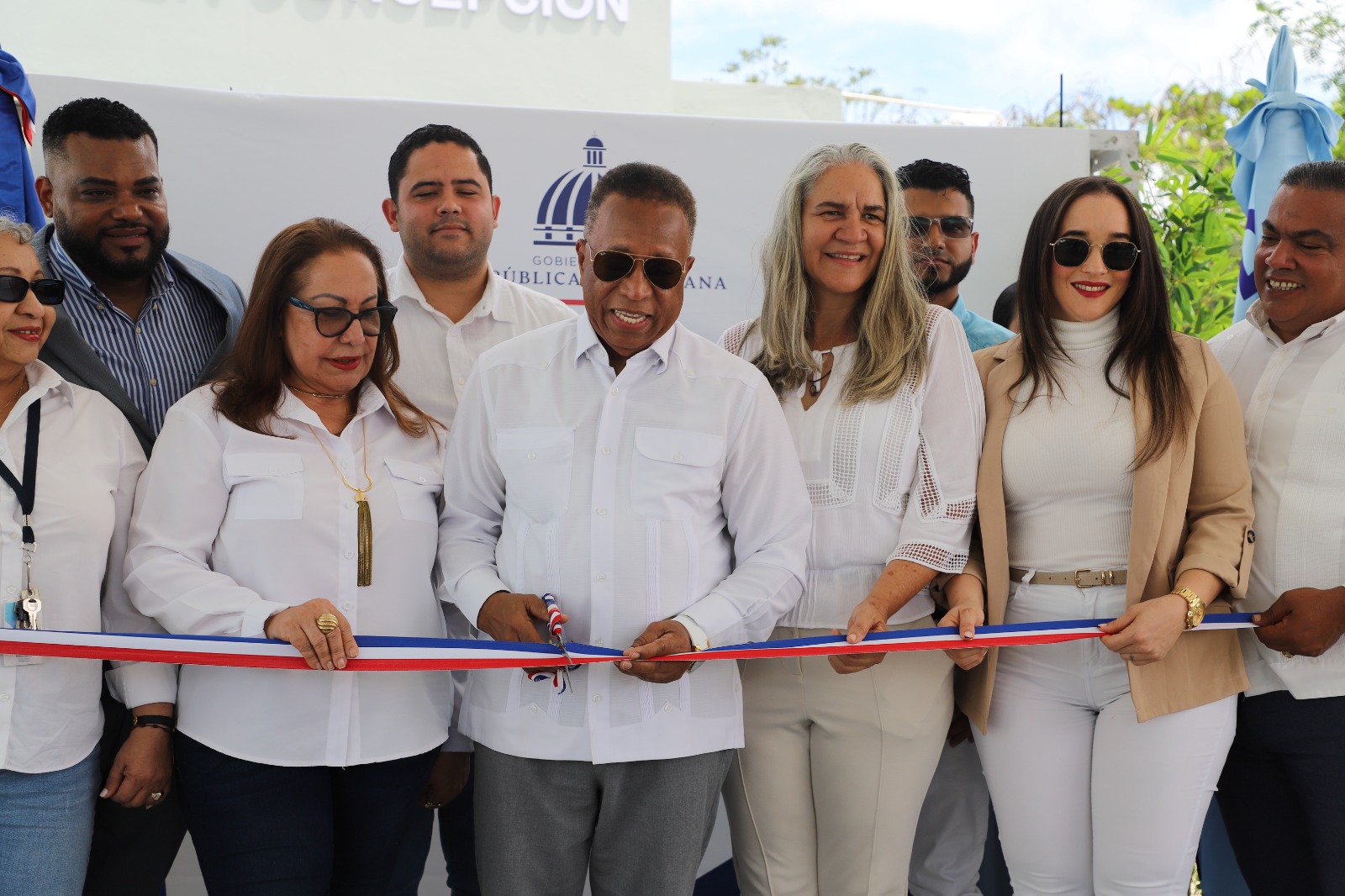 SANTIAGO (R. Dominicana).- La Empresa de Generación Hidroeléctrica Dominicana (EGEHID) inauguró la Funeraria Comunitaria Inmaculada Concepción, en el distrito municipal de El Caimito, en Jánico, provincia de Santiago.