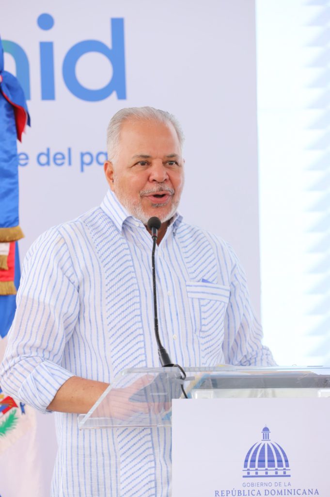 SANTIAGO (R. Dominicana).- El presidente de la República, Luis Abinader, inauguró la carretera Cruce de Pedregal- La Guázuma, en el municipio de San José de las Matas, reconstruida por la Empresa de Generación Hidroeléctrica Dominicana (EGEHID), con una inversión de RD$ 872,962,994.81.