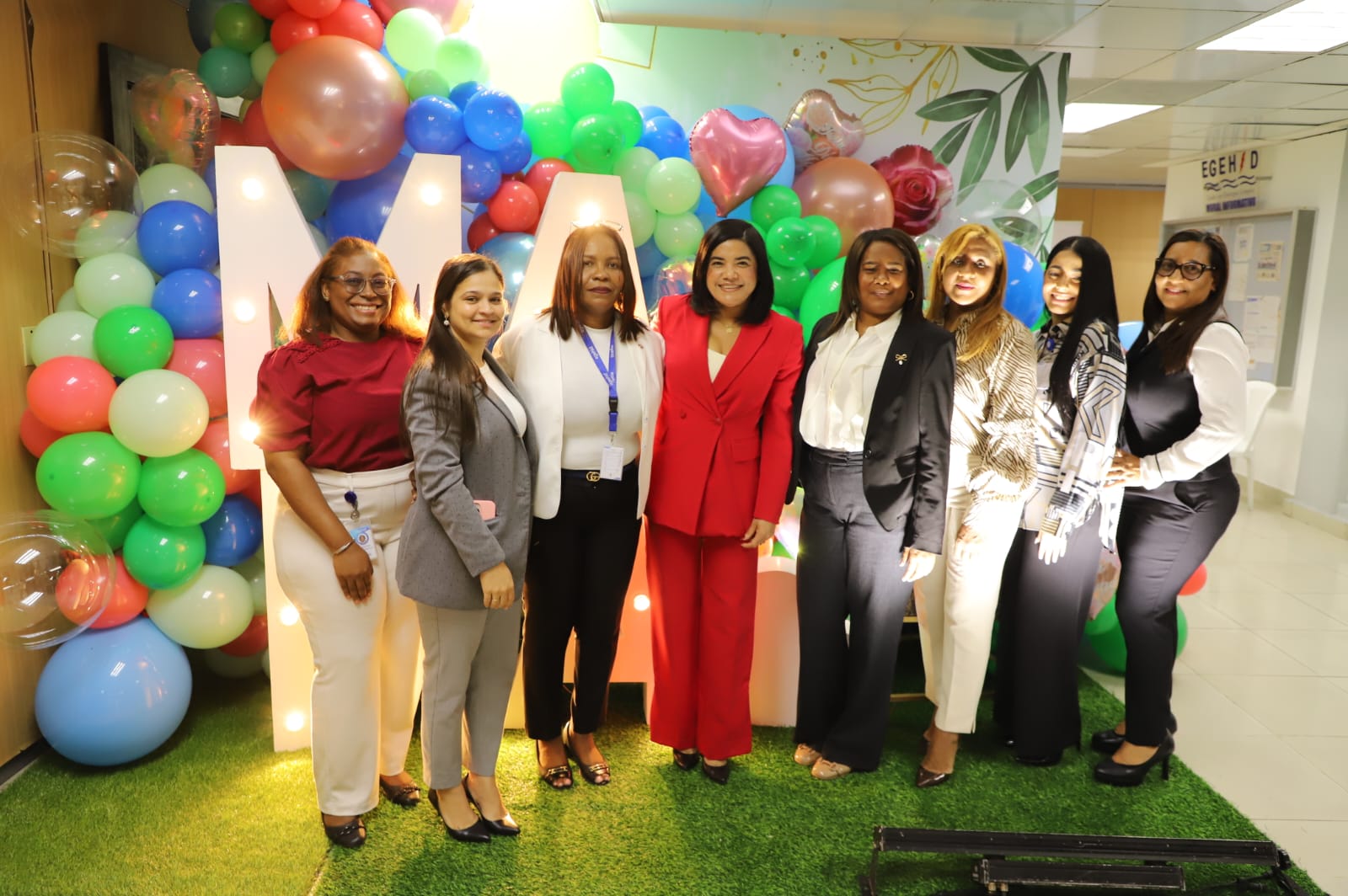 SANTO DOMINGO (R. Dominicana).- Con motivo de la celebración del Día de las Madres el próximo domingo, la Dirección de Gestión Humana de la Empresa de Generación Hidroeléctrica Dominicana (EGEHID) inició la Semana de la Salud y Belleza con las Madres.
