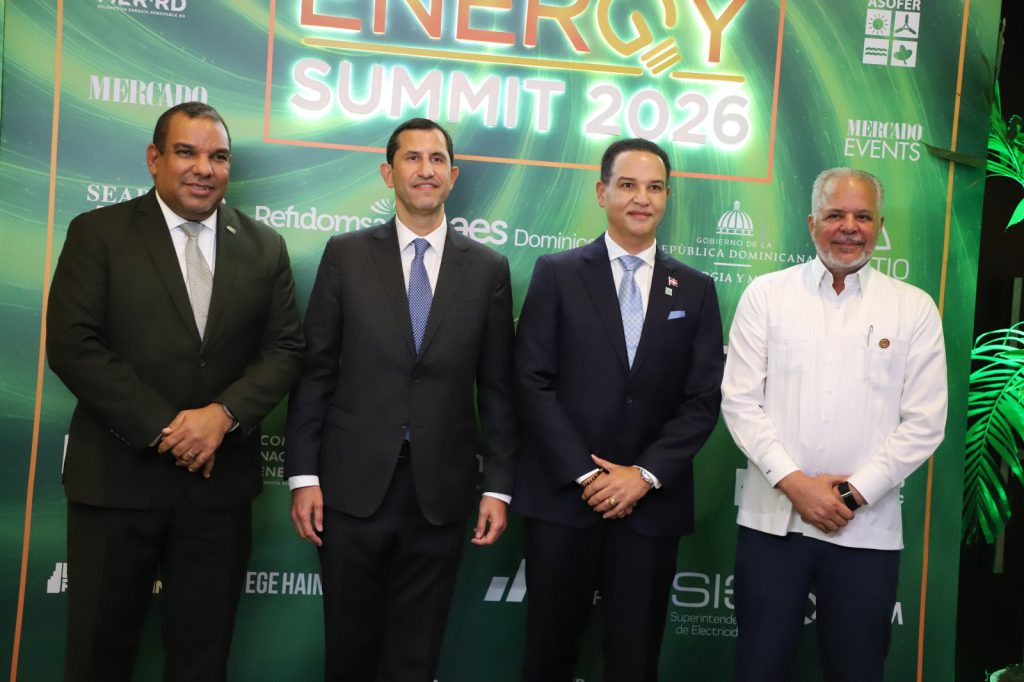 SANTO DOMINGO (R. Dominicana).- El administrador general de la Empresa de Generación Hidroeléctrica Dominicana (EGEHID), Rafael Salazar, presentó los avances y proyectos estratégicos de la institución, durante su participación en el panel “Confiabilidad, competitividad y sostenibilidad: construyendo el sistema eléctrico dominicano del futuro”, realizado en el marco del Energy Summit 2026, un foro de debate estratégico organizado por la división de conferencias de la revista Mercado.
