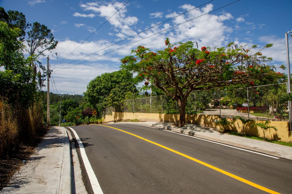 Obra, construida con una inversión superior a RD$362 millones, impulsa el desarrollo social, económico y ecoturístico de comunidades serranas de Santiago
