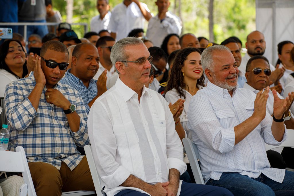 Obra, construida con una inversión superior a RD$362 millones, impulsa el desarrollo social, económico y ecoturístico de comunidades serranas de Santiago
