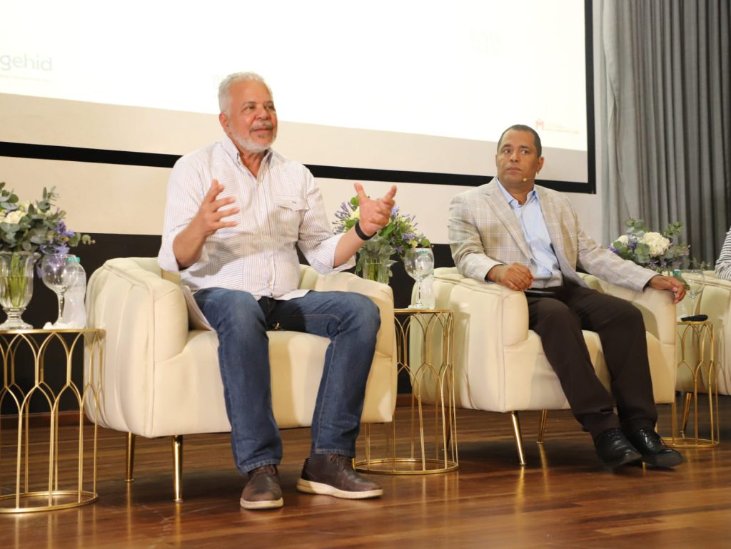 SAN CRISTÓBAL (R. Dominicana).- Los principales sectores económicos, empresariales y comunitarios de San Cristóbal resaltaron que la reconstrucción y ampliación de la carretera Cambita-Los Cacaos, a cargo de la Empresa de Generación Hidroeléctrica Dominicana (EGEHID), convertirá esa zona montañosa de San Cristóbal en un nuevo polo de desarrollo ecoturístico, coincidiendo en la necesidad de un plan estratégico que involucre a las comunidades y garantice la sostenibilidad y la protección del ecosistema.